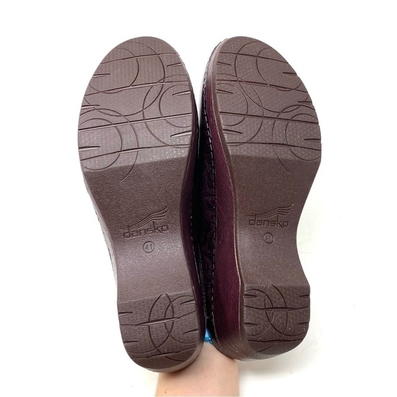 Dansko Melody Mahogany Tooled Clog - Picture 4 of 7